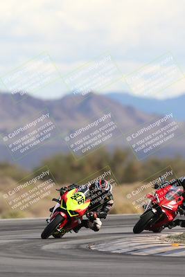 media/Nov-16-2025-Race Pace (Sun) [[8c5fa54630]]/Non Verified Riders (1st 20 Minutes)/5-Turn 15 (110pm)/